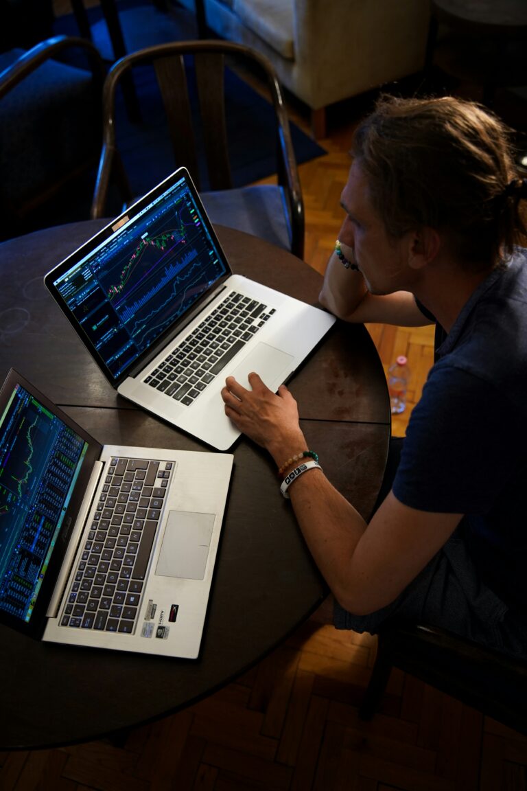How to Start Investing at 25: A Decade-by-Decade Wealth Plan